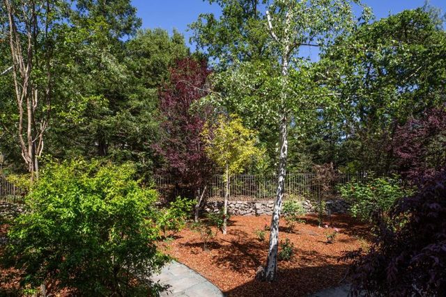 25550 Moody Road, Los Altos Hills, CA 94022