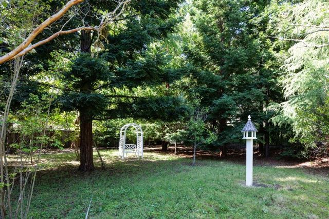 25550 Moody Road, Los Altos Hills, CA 94022