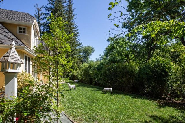 25550 Moody Road, Los Altos Hills, CA 94022