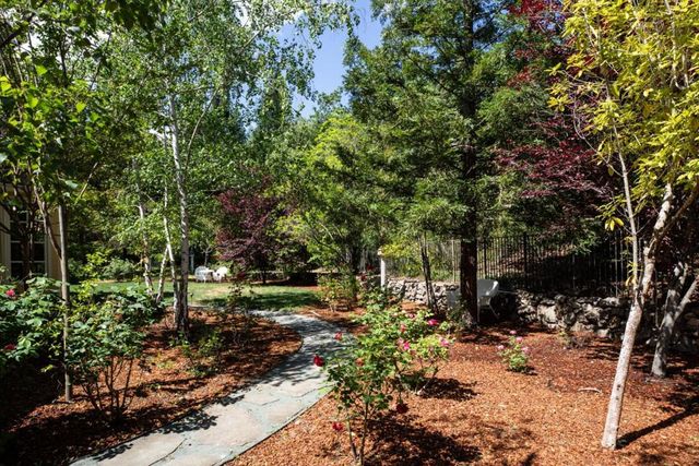 25550 Moody Road, Los Altos Hills, CA 94022