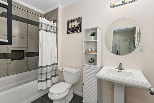 239 ALBERT ST, Pittsburgh, PA 15211