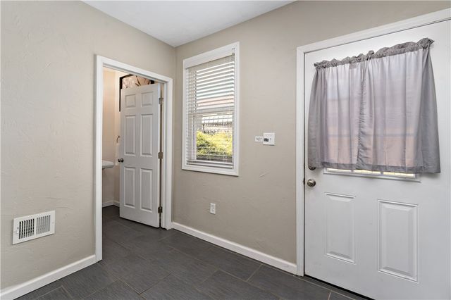 239 ALBERT ST, Pittsburgh, PA 15211