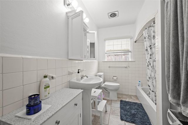 2311 Addison Road, Houston, TX 77030