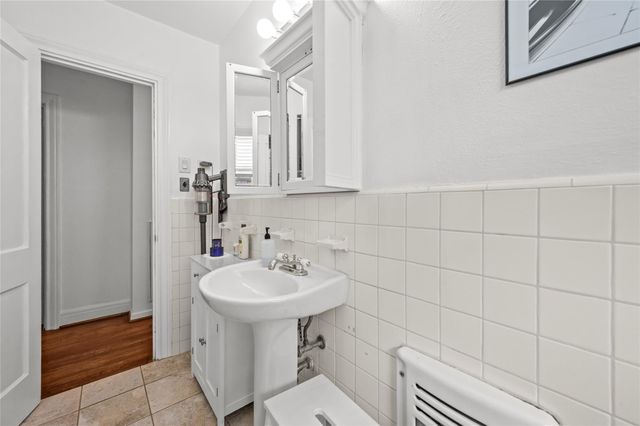 2311 Addison Road, Houston, TX 77030