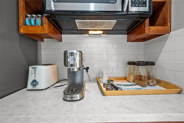 2311 Addison Road, Houston, TX 77030