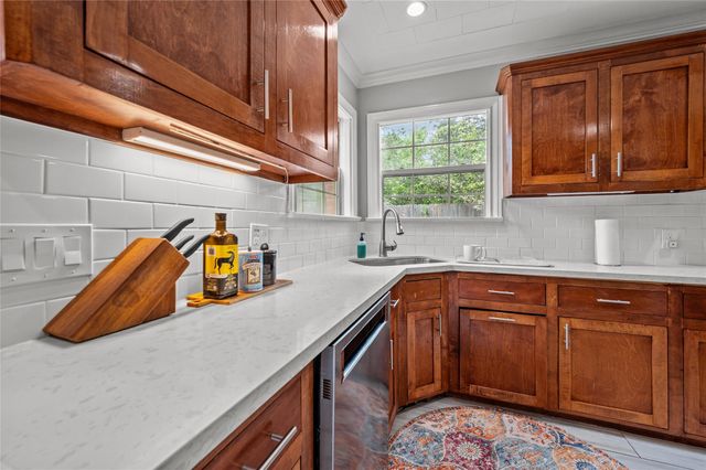 2311 Addison Road, Houston, TX 77030