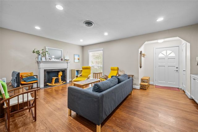 2311 Addison Road, Houston, TX 77030
