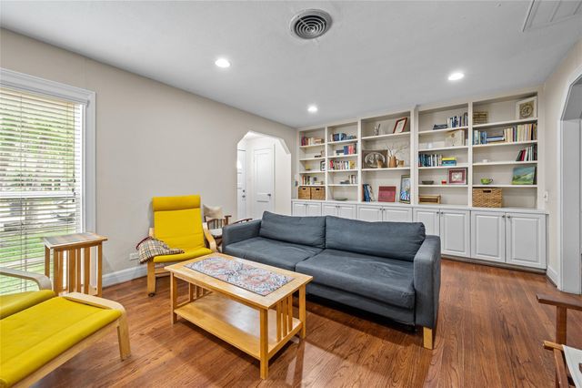 2311 Addison Road, Houston, TX 77030
