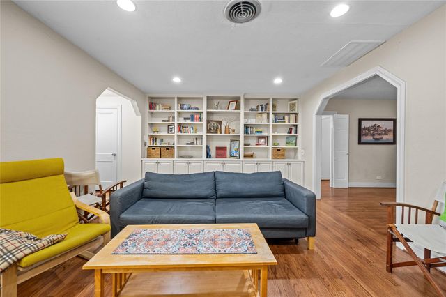 2311 Addison Road, Houston, TX 77030