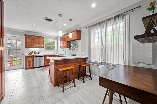 2311 Addison Road, Houston, TX 77030