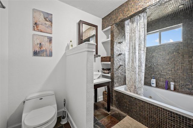 2311 Addison Road, Houston, TX 77030