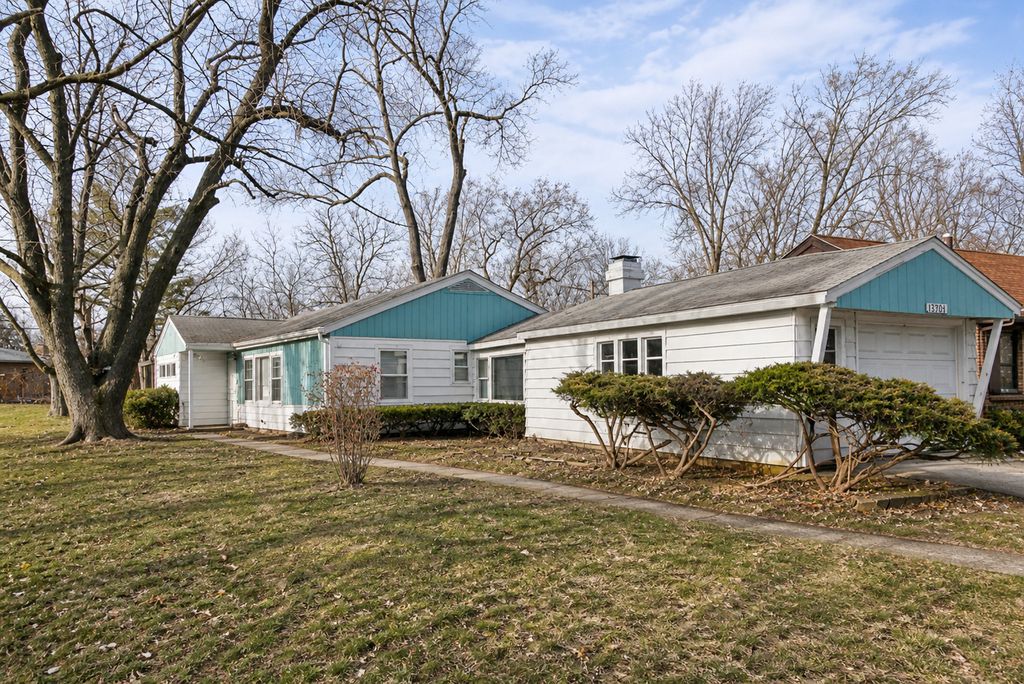 17306 Holmes Avenue, Hazel Crest, IL 60429