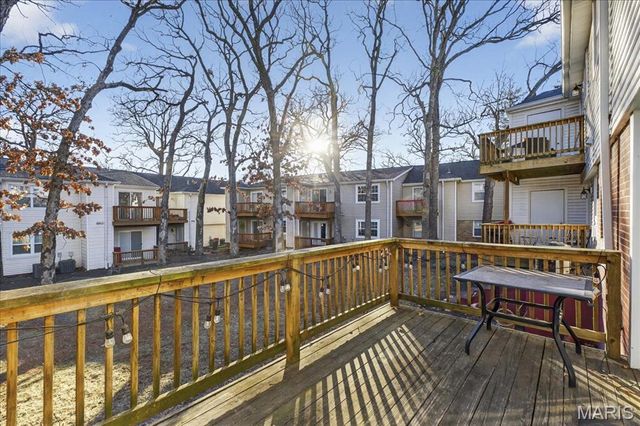 8912 N Swan Circle, Brentwood, MO 63144