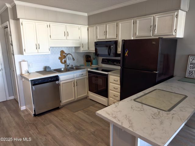 301 E Commerce Way Road E 310, Atlantic Beach, NC 28512