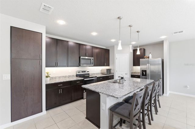 38905 HARLOW ROSE DRIVE, Zephyrhills, FL 33540