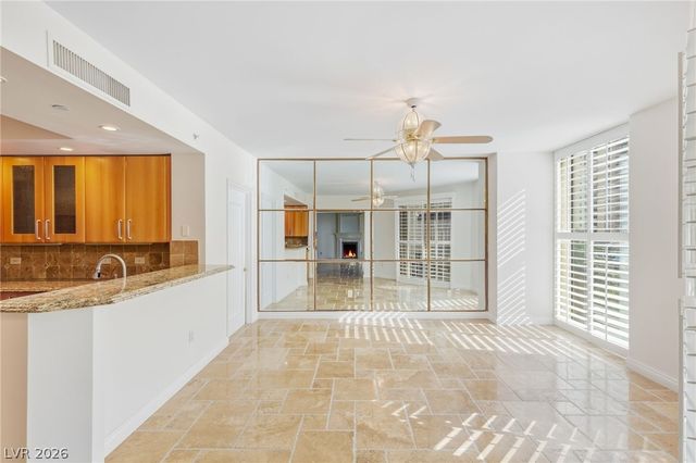 2747 Paradise Road 501, Las Vegas, NV 89109