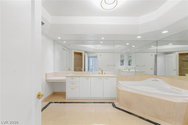 2747 Paradise Road 501, Las Vegas, NV 89109