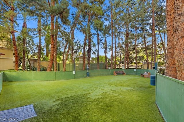 2747 Paradise Road 501, Las Vegas, NV 89109
