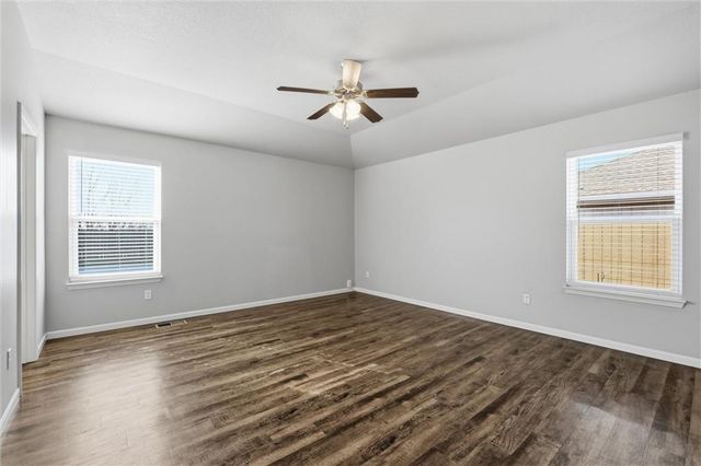 21303 W 219th Street, Spring Hill, KS 66083