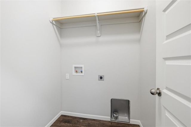 21303 W 219th Street, Spring Hill, KS 66083