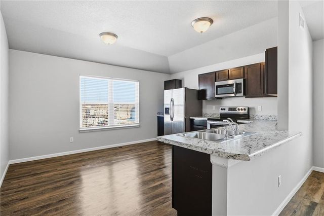 21303 W 219th Street, Spring Hill, KS 66083