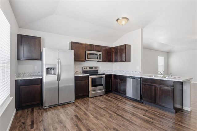 21303 W 219th Street, Spring Hill, KS 66083