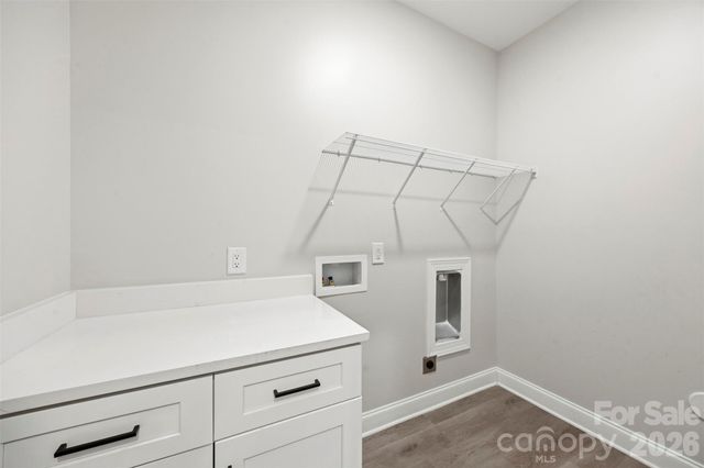 105 N Smallwood Place, Charlotte, NC 28216