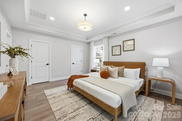 105 N Smallwood Place, Charlotte, NC 28216