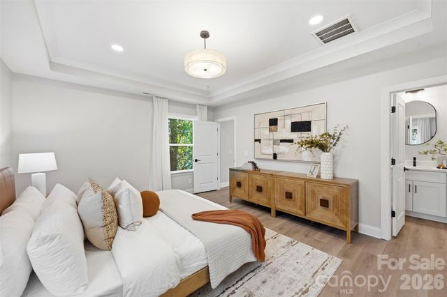 105 N Smallwood Place, Charlotte, NC 28216