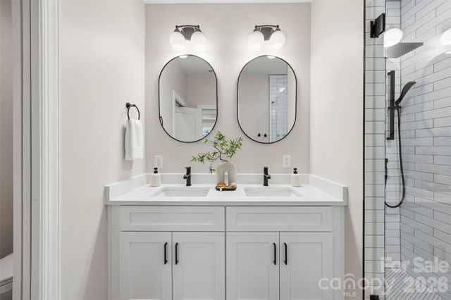 105 N Smallwood Place, Charlotte, NC 28216