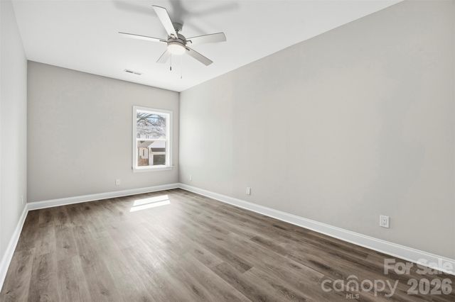 105 N Smallwood Place, Charlotte, NC 28216