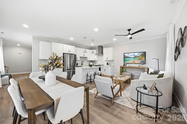 105 N Smallwood Place, Charlotte, NC 28216