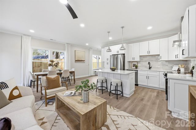 105 N Smallwood Place, Charlotte, NC 28216