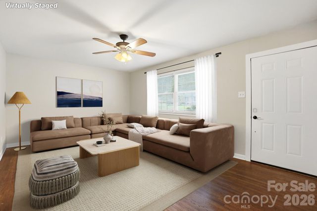 6308 Covecreek Drive, Charlotte, NC 28215