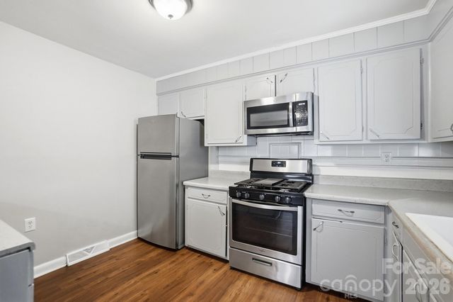 6308 Covecreek Drive, Charlotte, NC 28215