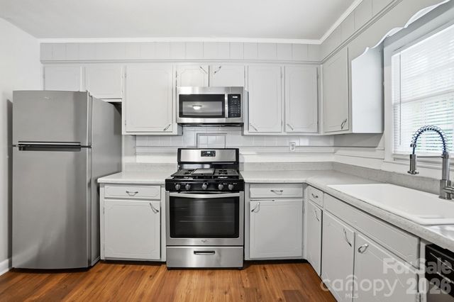 6308 Covecreek Drive, Charlotte, NC 28215