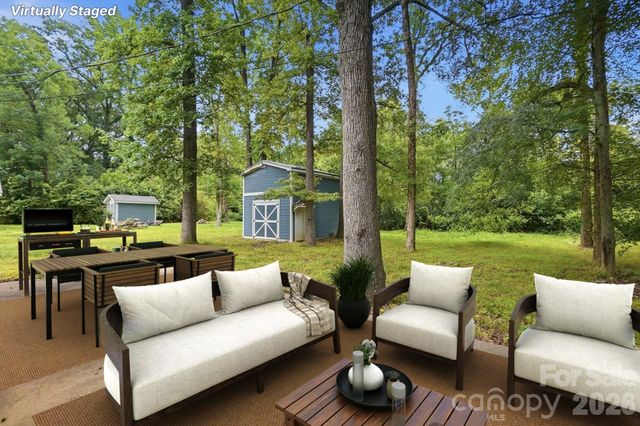 6308 Covecreek Drive, Charlotte, NC 28215