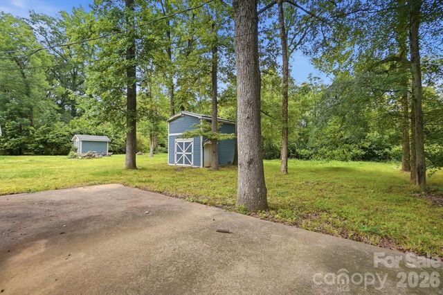 6308 Covecreek Drive, Charlotte, NC 28215