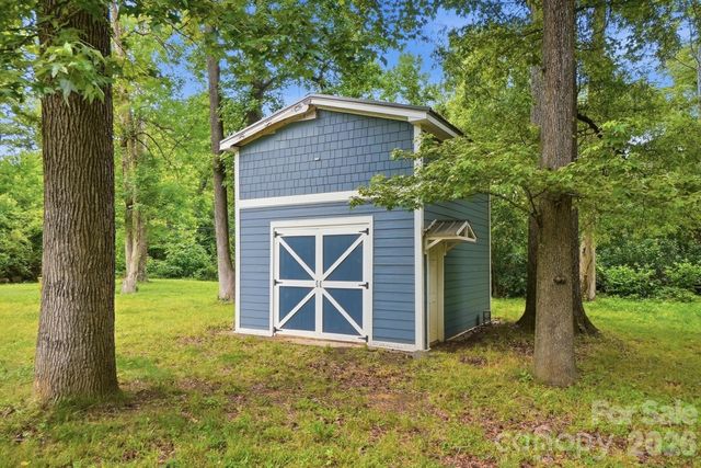 6308 Covecreek Drive, Charlotte, NC 28215
