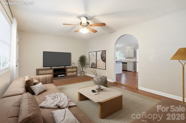 6308 Covecreek Drive, Charlotte, NC 28215