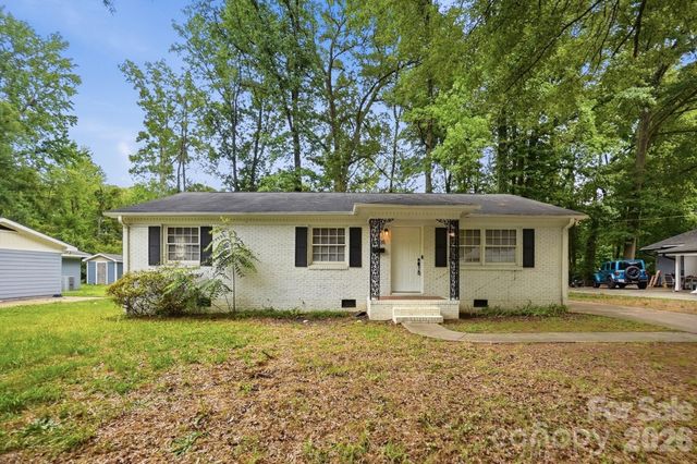 6308 Covecreek Drive, Charlotte, NC 28215