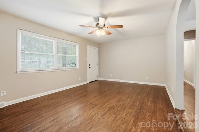6308 Covecreek Drive, Charlotte, NC 28215