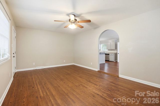 6308 Covecreek Drive, Charlotte, NC 28215
