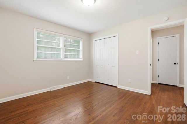 6308 Covecreek Drive, Charlotte, NC 28215