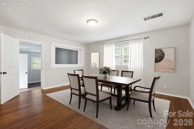 6308 Covecreek Drive, Charlotte, NC 28215