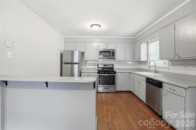 6308 Covecreek Drive, Charlotte, NC 28215