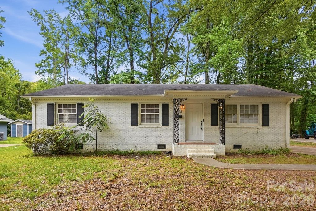6308 Covecreek Drive, Charlotte, NC 28215