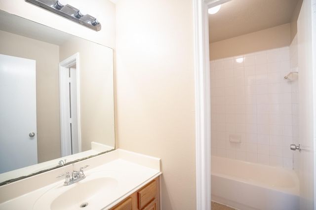 827 Forest Hillside Lane, Houston, TX 77067