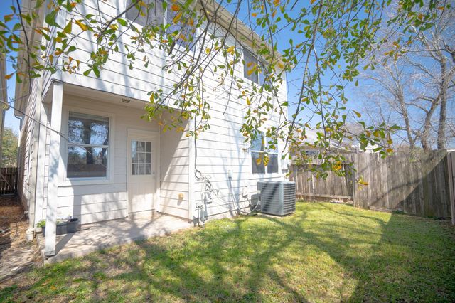 827 Forest Hillside Lane, Houston, TX 77067