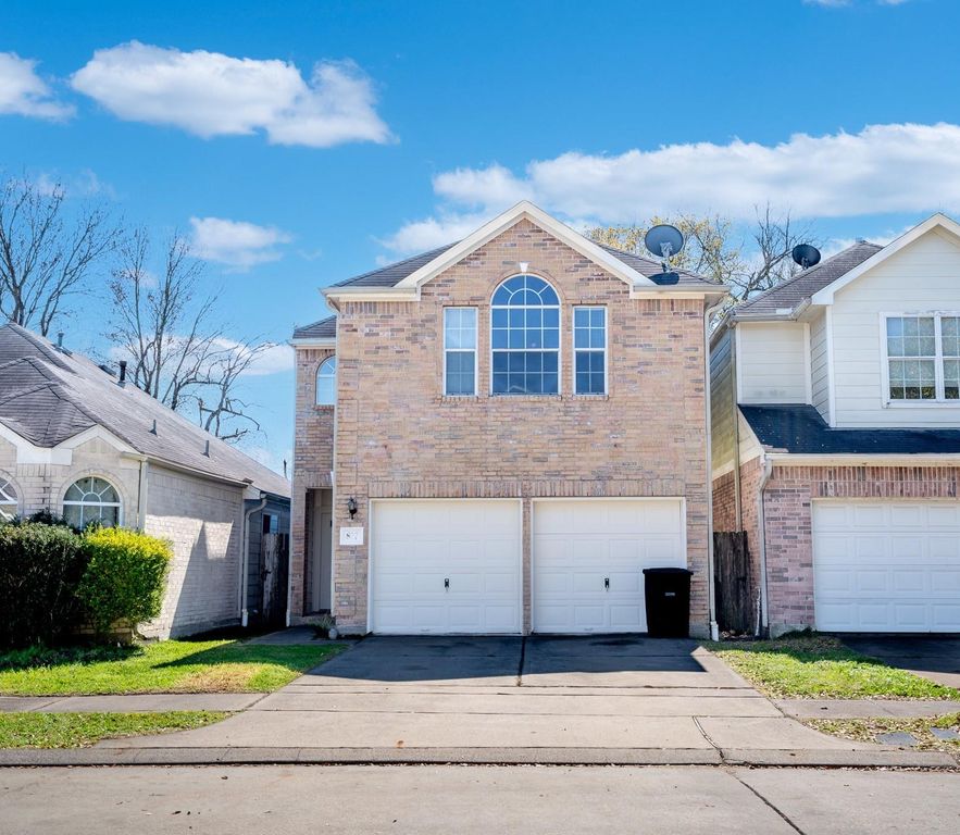 827 Forest Hillside Lane, Houston, TX 77067
